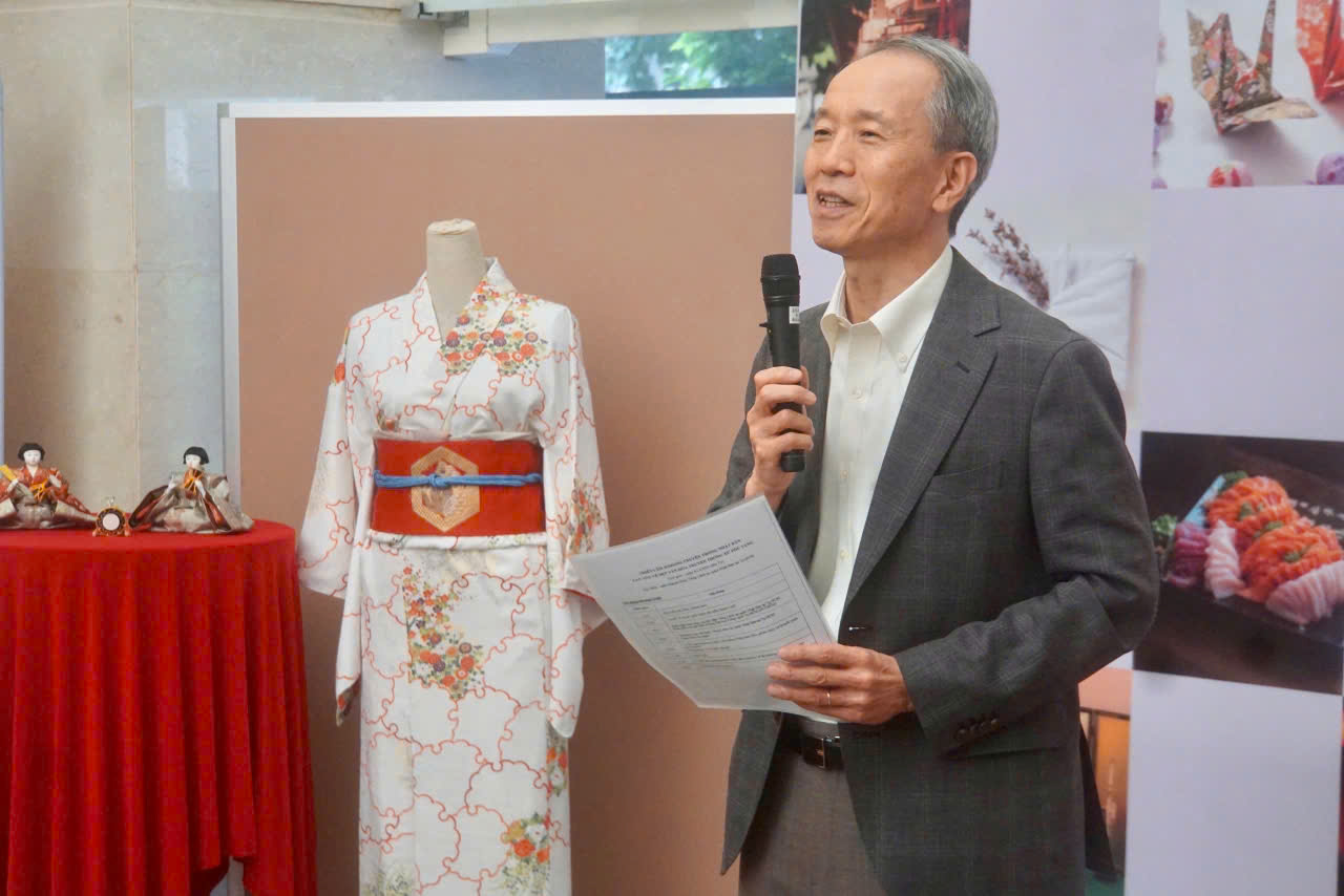 Khám phá vẻ đẹp truyền thống Nhật Bản qua triển lãm kimono- Ảnh 4. Khám phá vẻ đẹp truyền thống Nhật Bản qua triển lãm kimono- Ảnh 4.