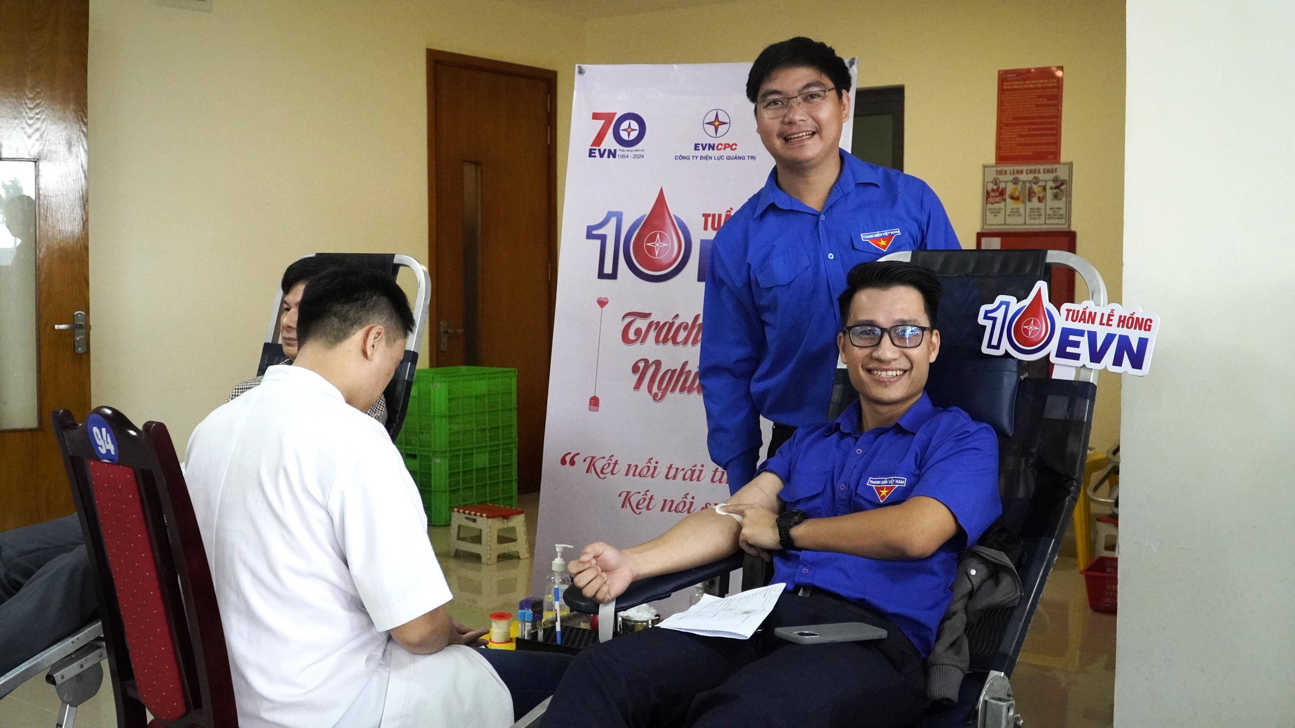 Người lao động ngành điện Quảng Trị hiến tặng 264 đơn vị máu- Ảnh 2. Người lao động ngành điện Quảng Trị hiến tặng 264 đơn vị máu- Ảnh 2.