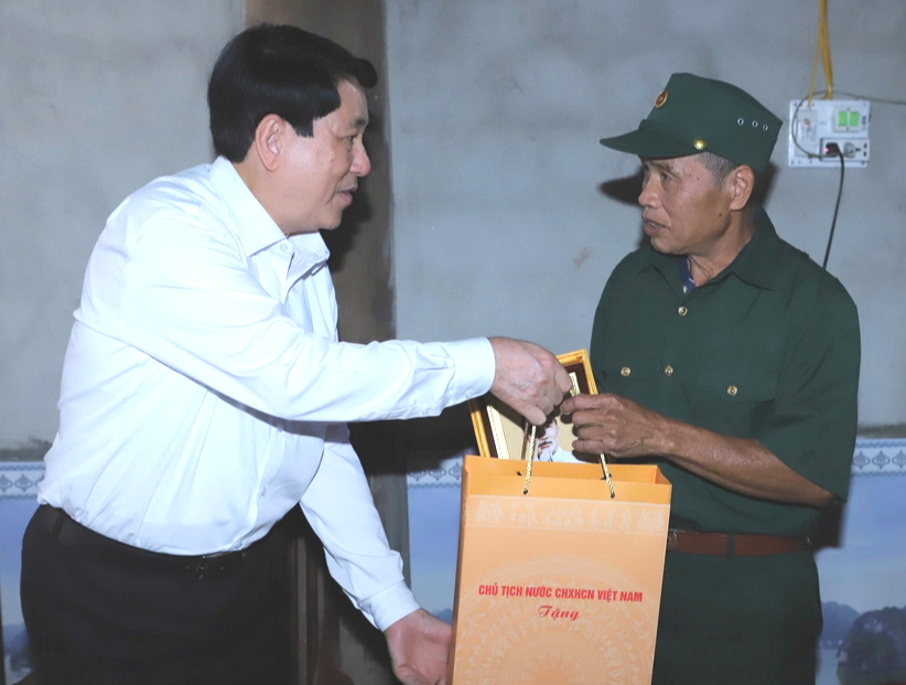 Chủ tịch nước Lương Cường tiếp xúc cử tri tại Thanh Hóa- Ảnh 4. Chủ tịch nước Lương Cường tiếp xúc cử tri tại Thanh Hóa- Ảnh 4.