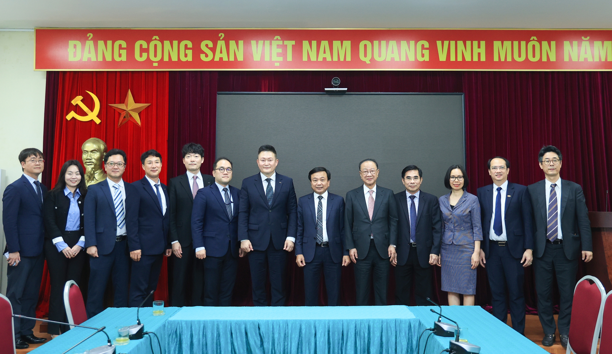 Doanh nghiệp Hàn Quốc muốn hợp tác phát triển đường sắt tốc độ cao Việt Nam- Ảnh 3. Doanh nghiệp Hàn Quốc muốn hợp tác phát triển đường sắt tốc độ cao Việt Nam- Ảnh 3.