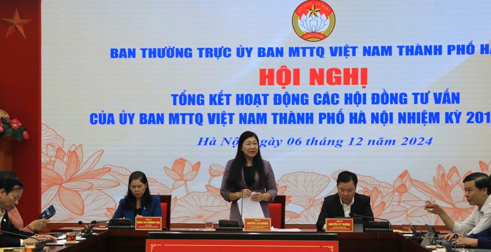 Chủ tịch Ủy ban Mặt trận Tổ quốc Việt Nam TP Hà Nội Nguyễn Lan Hương phát biểu kết luận