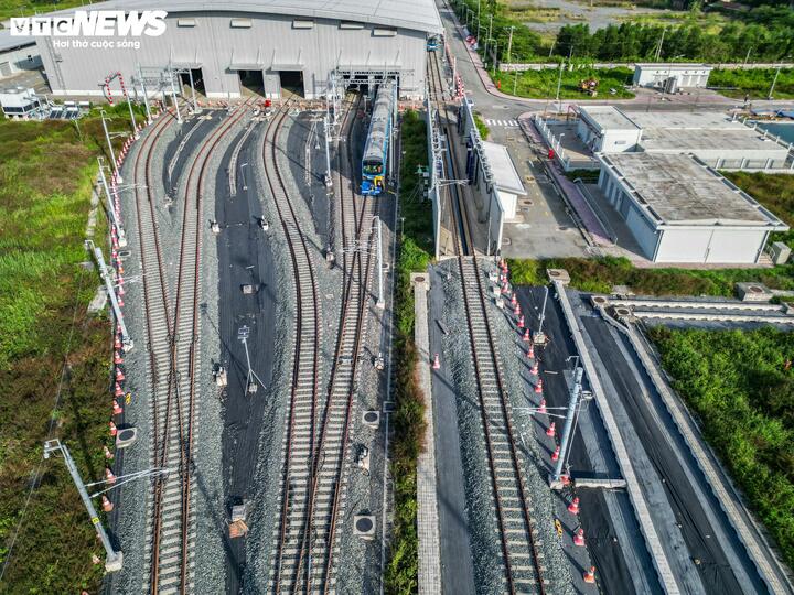 Metro 1 vận hành được kỳ vọng sẽ làm giảm ùn tắc giao thông tại TP.HCM.