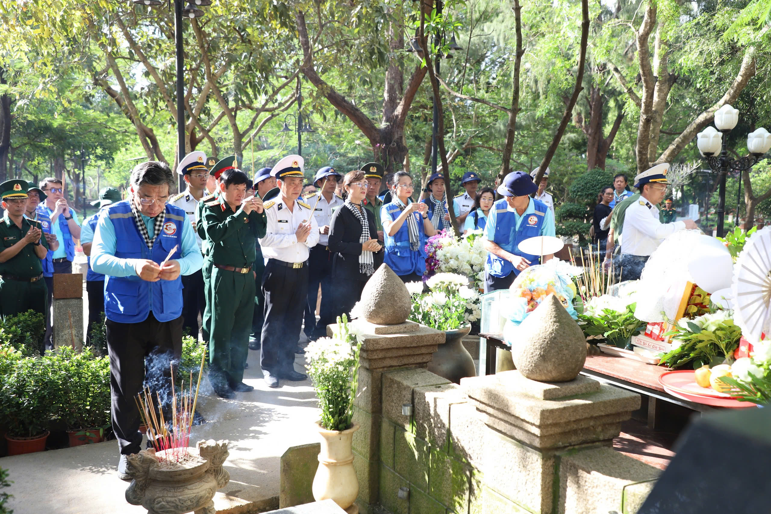 NGHĨA TÌNH TP HCM, VÌ BIỂN ĐẢO THÂN YÊU (*): Tiếp sức từ hậu phương vững chắc- Ảnh 25. NGHĨA TÌNH TP HCM, VÌ BIỂN ĐẢO THÂN YÊU (*): Tiếp sức từ hậu phương vững chắc- Ảnh 25.