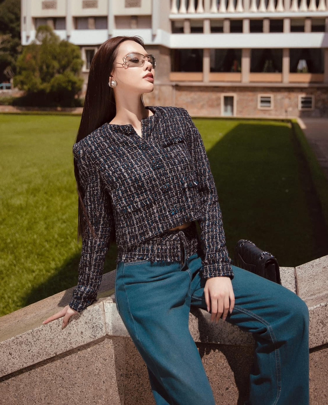 Quần jeans và áo tweed, cặp đôi 'vàng' của thời trang mùa lạnh- Ảnh 9. Quần jeans và áo tweed, cặp đôi 'vàng' của thời trang mùa lạnh- Ảnh 9.