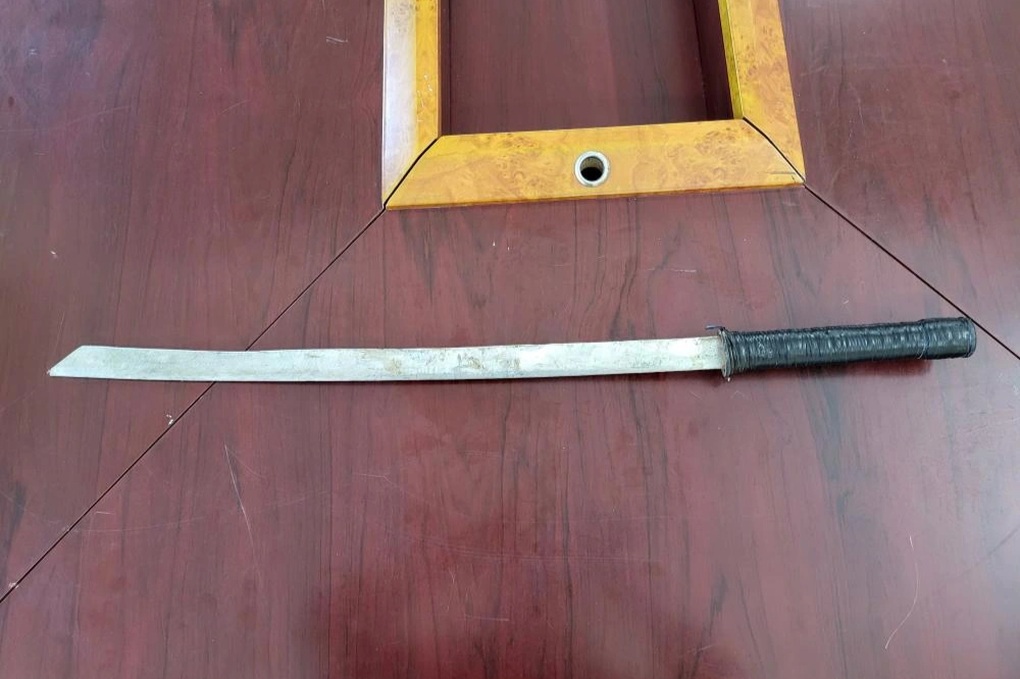 Nhóm quái xế mang kiếm tự chế, vượt 40km tìm đối thủ trên TikTok - 2 Nhóm quái xế mang kiếm tự chế, vượt 40km tìm đối thủ trên TikTok - 2