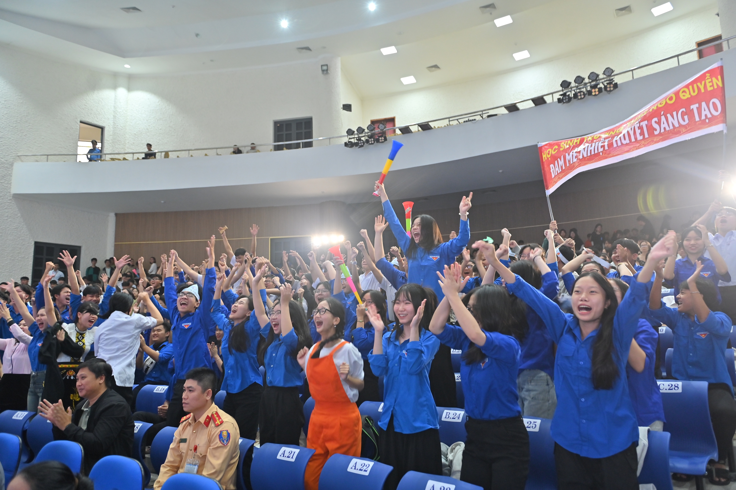 Nhiều ý tưởng mới của học sinh tại hội thi Tìm hiểu an toàn giao thông- Ảnh 2. an toàn giao thông
