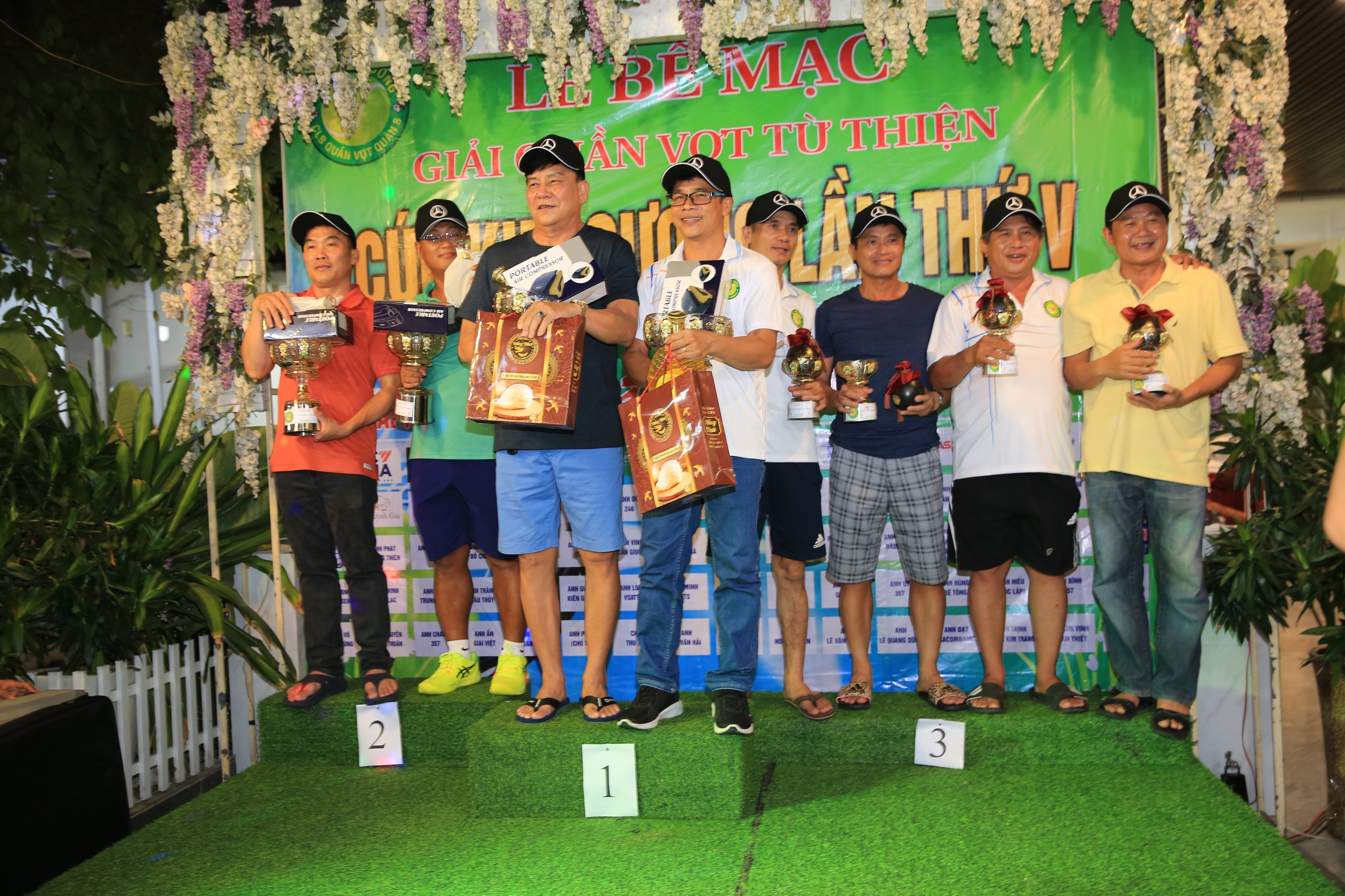 Cúp Kim Cương 2024: Giải quần vợt từ thiện đầy ý nghĩa- Ảnh 4. Cúp Kim Cương 2024: Giải quần vợt từ thiện đầy ý nghĩa- Ảnh 4.