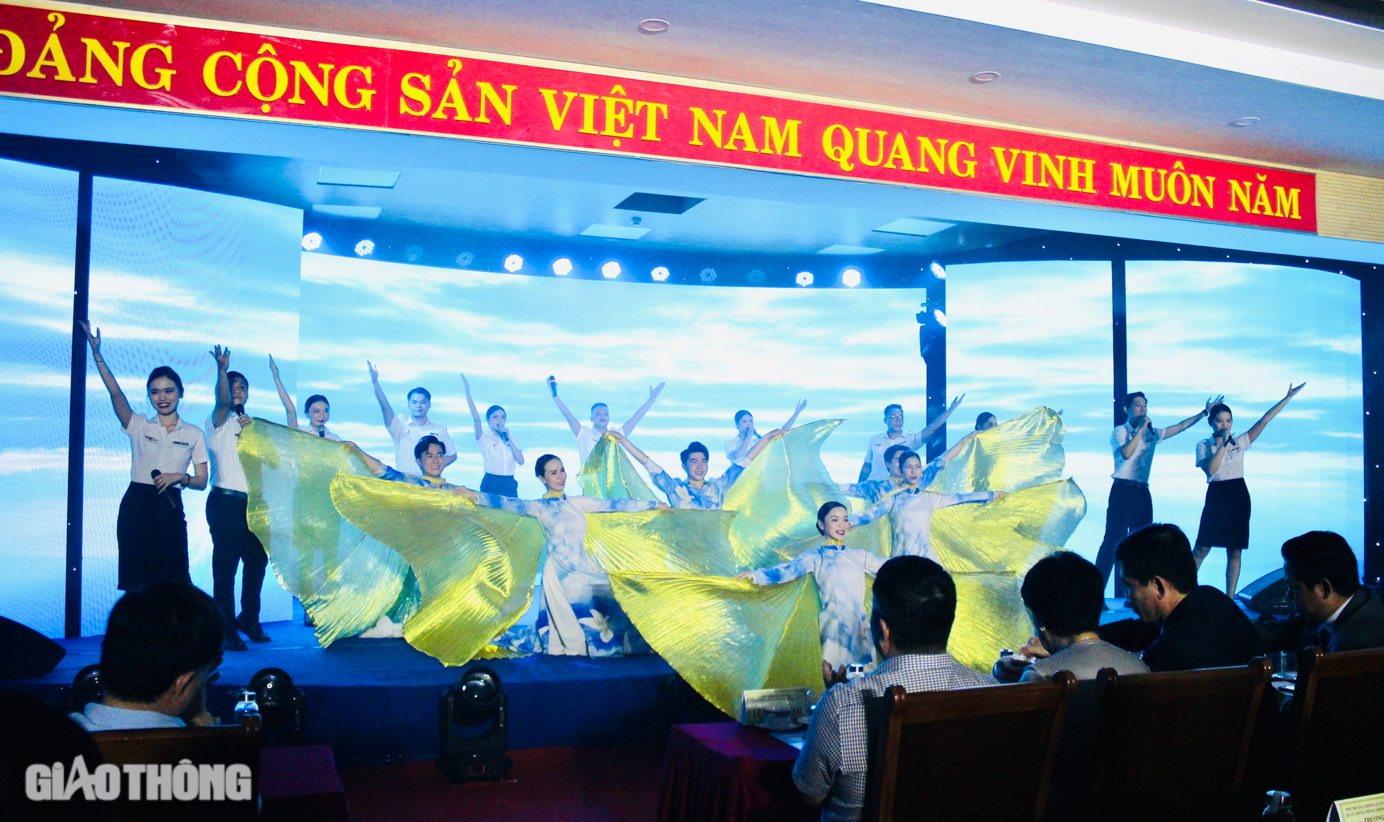 30 năm tiếp nhận quyền điều hành FIR Hồ Chí Minh: VATM khẳng định vị thế quốc tế- Ảnh 2. 30 năm tiếp nhận quyền điều hành FIR Hồ Chí Minh: VATM khẳng định vị thế quốc tế- Ảnh 2.