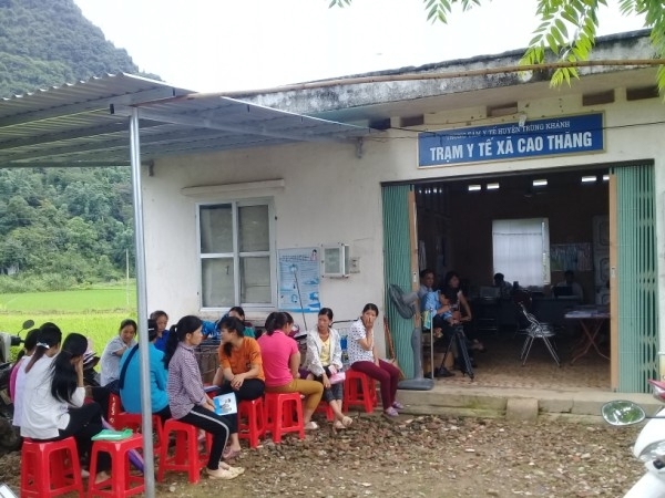 Mặc dù 100% xã vùng đồng bào DTTS và miền núi đã có trạm y tế xã, nhưng không ít trạm đầu tư đã lâu, nay xuống cấp, không đáp ứng yêu cầu khám chưa bệnh cho Nhân dân. (Trong ảnh: Thực trạng Trạm Y tế xã Cao Thăng, huyện Trùng Khánh, tỉnh Cao Bằng) Mặc dù 100% xã vùng đồng bào DTTS và miền núi đã có trạm y tế xã, nhưng không ít trạm đầu tư đã lâu, nay xuống cấp, không đáp ứng yêu cầu khám chưa bệnh cho Nhân dân. (Trong ảnh: Thực trạng Trạm Y tế xã Cao Thăng, huyện Trùng Khánh, tỉnh Cao Bằng)