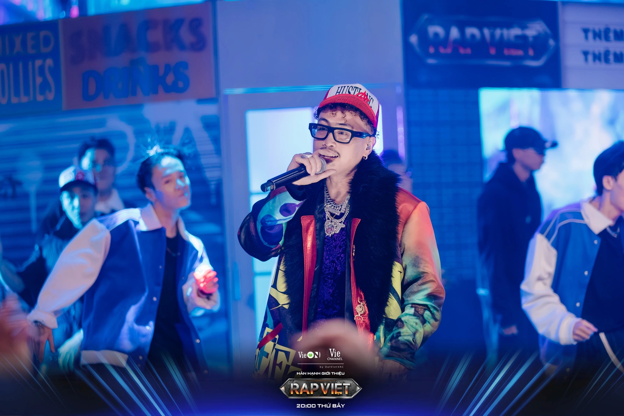 Rap Việt bị chỉ trích dàn dựng kịch bản, dọn đường cho bạn thân Hiếu Thứ Hai- Ảnh 7. Rap Việt bị chỉ trích dàn dựng kịch bản, dọn đường cho bạn thân Hiếu Thứ Hai- Ảnh 7.