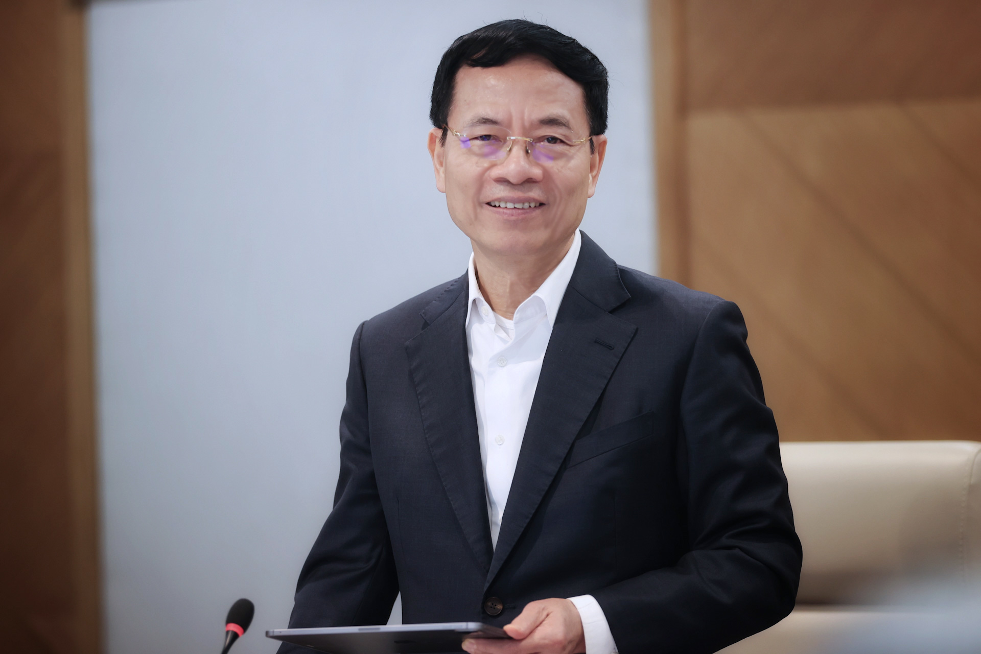 Bộ trưởng Nguyễn Mạnh Hùng làm việc với trưởng các cơ quan đại diện Việt Nam ở nước ngoài nhiệm kỳ 2025-2028 - Ảnh 2.