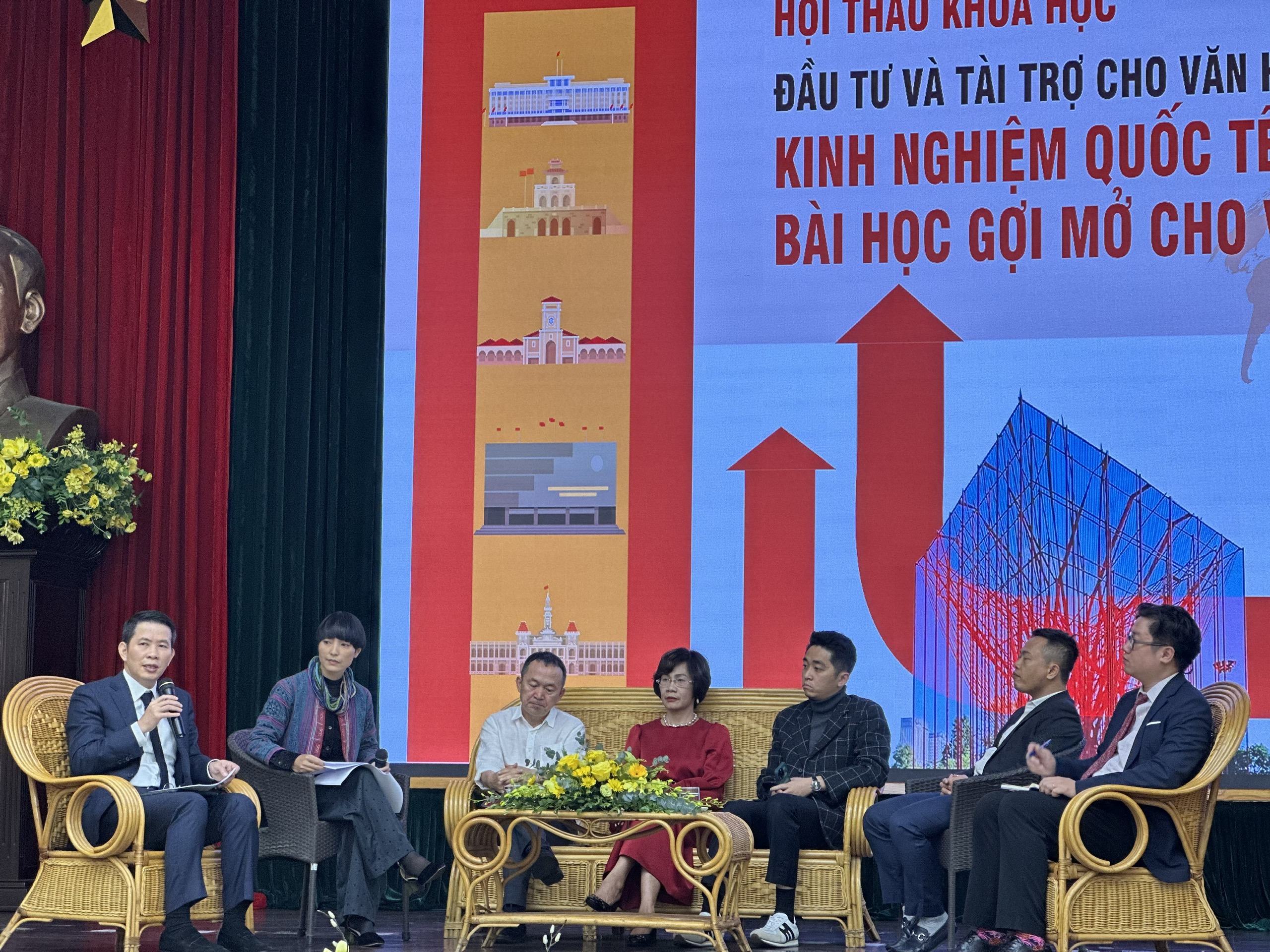 Nhà nước đã đầu tư, vì sao người làm văn hóa vẫn thấy thiếu thốn?- Ảnh 4. Nhà nước đã đầu tư, vì sao người làm văn hóa vẫn thấy thiếu thốn?- Ảnh 4.
