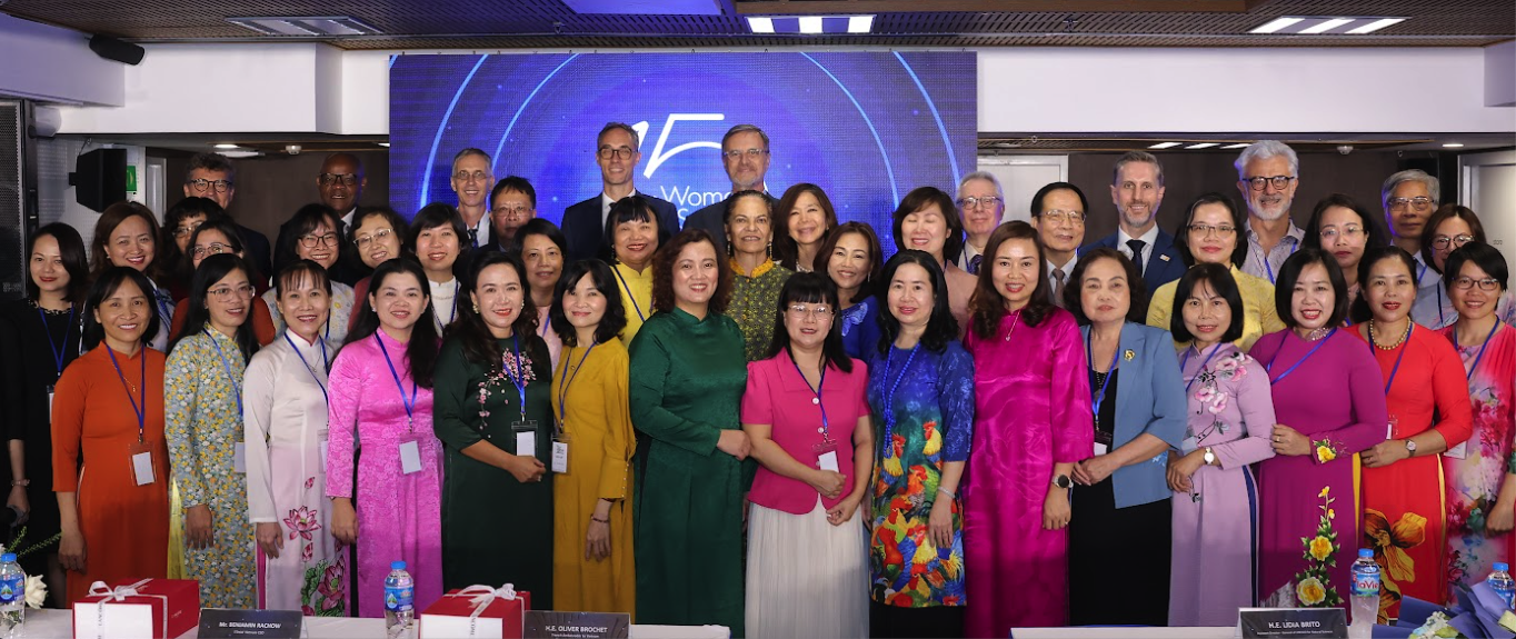 Vinh danh 38 nhà khoa học nữ xuất sắc Việt Nam- Ảnh 4. Vinh danh 38 nhà khoa học nữ xuất sắc Việt Nam- Ảnh 4.