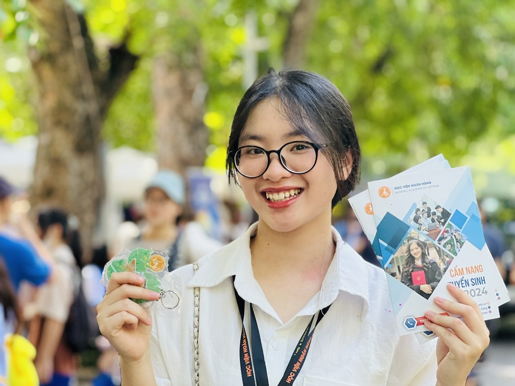 Học bạ toàn điểm 10 cũng hết cửa vào nhiều trường đại học - 3 Học bạ toàn điểm 10 cũng hết cửa vào nhiều trường đại học - 3