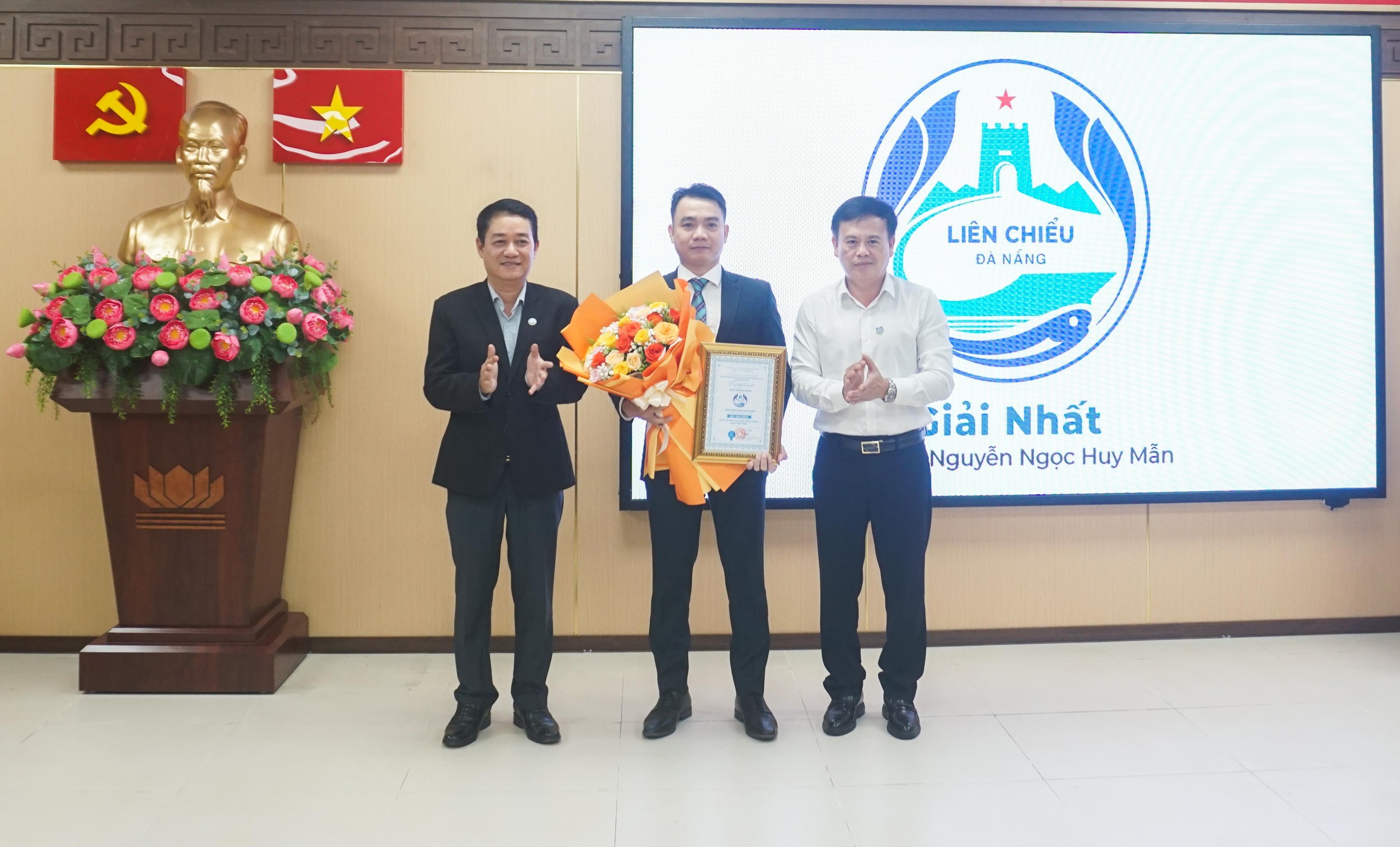 Di tích quốc gia Hải Vân quan, cá cơm than... vào logo nhận diện quận Liên Chiểu- Ảnh 2. Di tích quốc gia Hải Vân quan, cá cơm than... vào logo nhận diện quận Liên Chiểu- Ảnh 2.