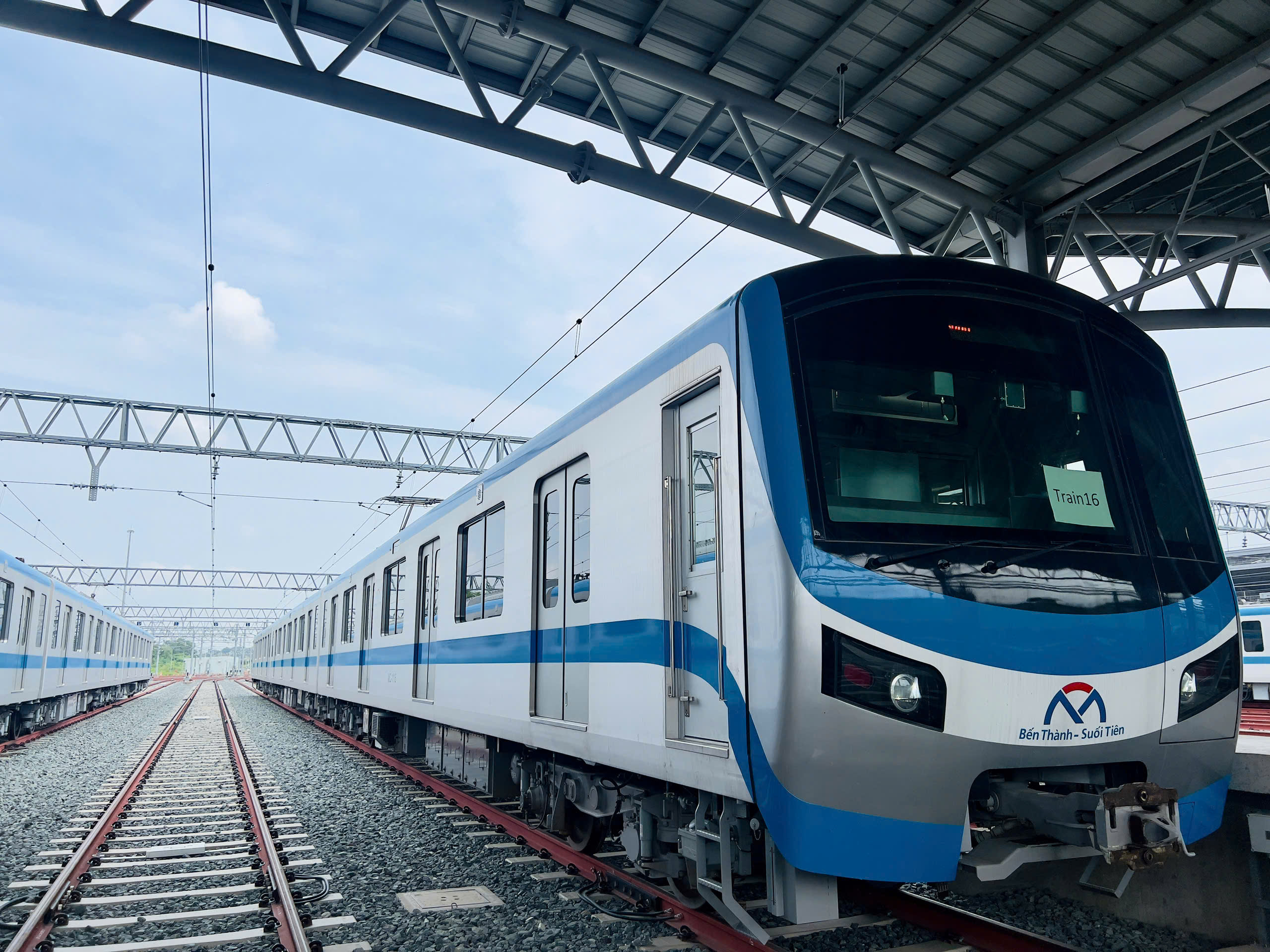 30 ngày miễn phí đi tàu metro số 1, hành khách sử dụng phương thức gì ?- Ảnh 2. 30 ngày miễn phí đi tàu metro số 1, hành khách sử dụng phương thức gì ?- Ảnh 2.