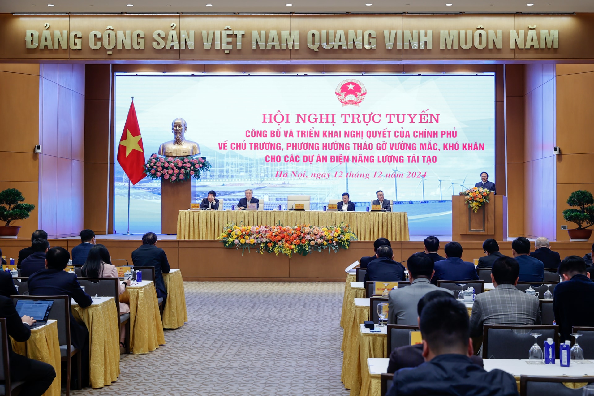 Thủ tướng: Cương quyết xử lý vướng mắc cho các dự án điện tái tạo, nghiêm cấm 'chạy chọt', tiêu cực, tham nhũng- Ảnh 9. Thủ tướng: Cương quyết xử lý vướng mắc cho các dự án điện tái tạo, nghiêm cấm 'chạy chọt', tiêu cực, tham nhũng- Ảnh 9.