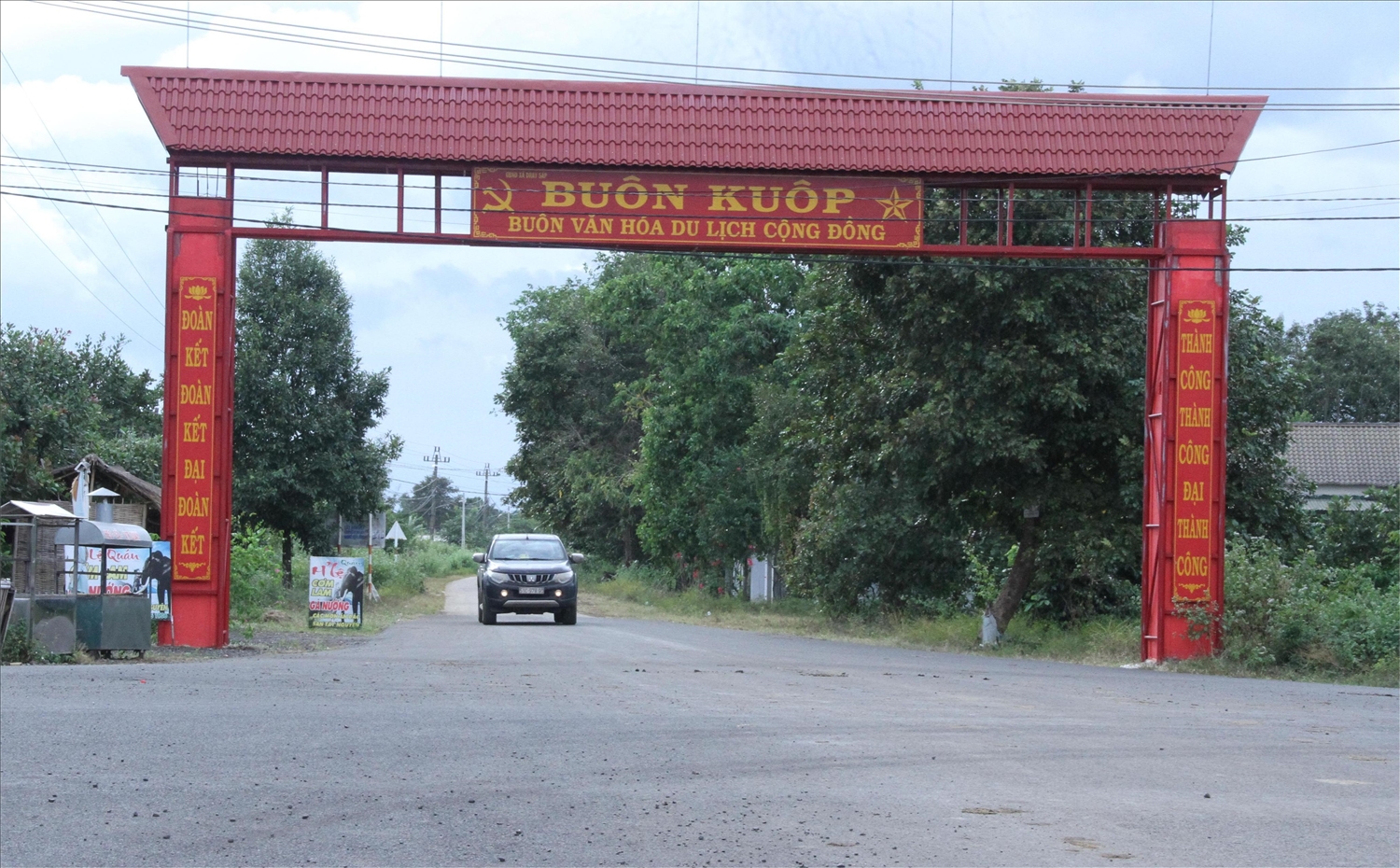 Người dân buôn Kuôp cùng nhau làm du lịch cộng đồng để cải thiện thu nhập Người dân buôn Kuôp cùng nhau làm du lịch cộng đồng để cải thiện thu nhập