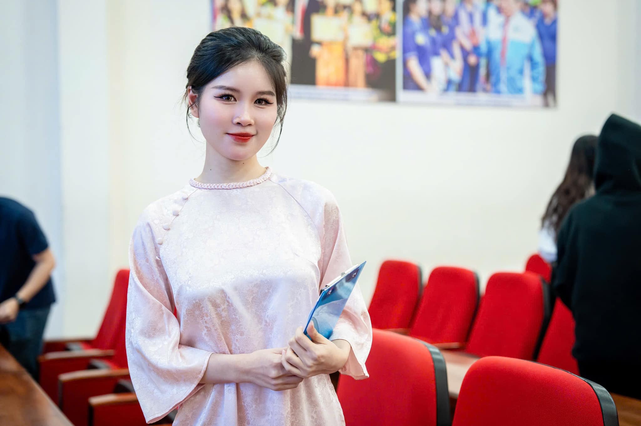 Nữ sinh đạt giải quán quân MC nhờ những kỹ năng của ngành học 'hot'- Ảnh 5. Nữ sinh đạt giải quán quân MC nhờ những kỹ năng của ngành học 'hot'- Ảnh 5.