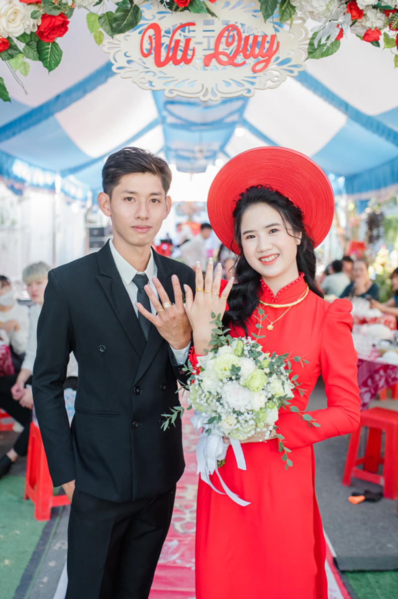 'Ông chú' Bình Phước đi mua ô tô bất ngờ tìm được nàng dâu như ý - Ảnh 3. 'Ông chú' Bình Phước đi mua ô tô bất ngờ tìm được nàng dâu như ý - Ảnh 3.