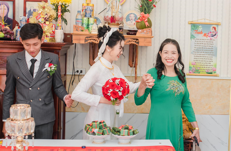 'Ông chú' Bình Phước đi mua ô tô bất ngờ tìm được nàng dâu như ý - Ảnh 6. 'Ông chú' Bình Phước đi mua ô tô bất ngờ tìm được nàng dâu như ý - Ảnh 6.