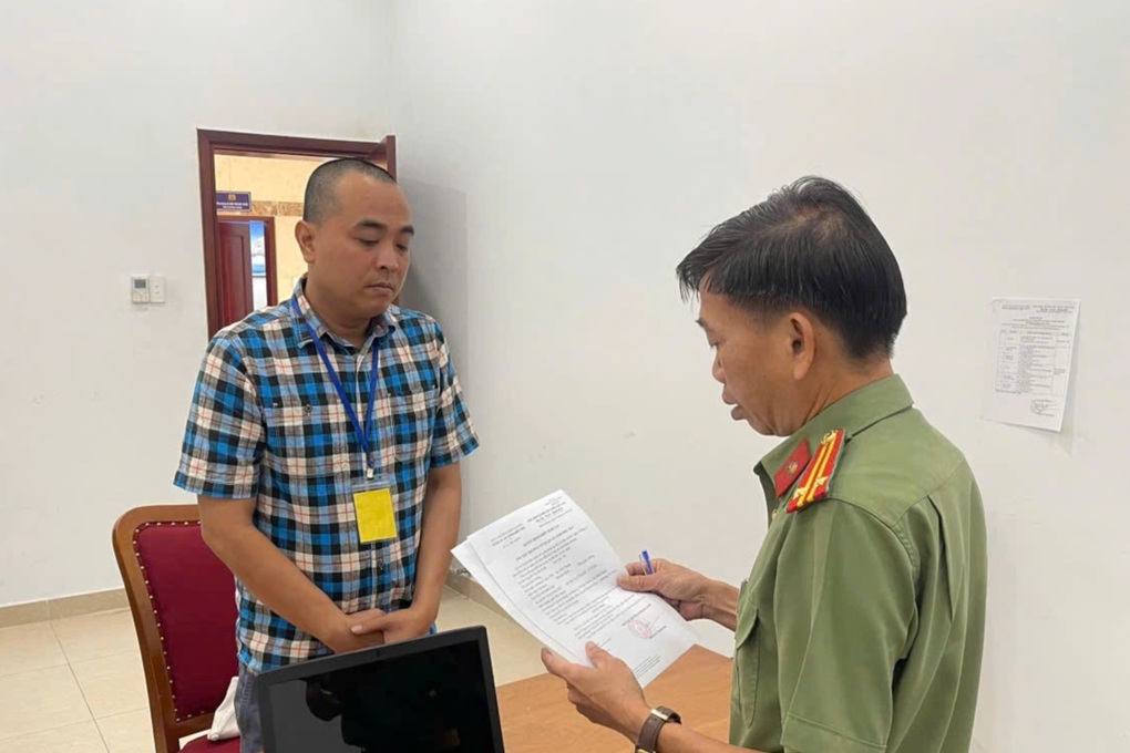 Khởi tố đôi nam nữ mua bán trái phép hóa đơn ở Bình Dương - 2 Khởi tố đôi nam nữ mua bán trái phép hóa đơn ở Bình Dương - 2
