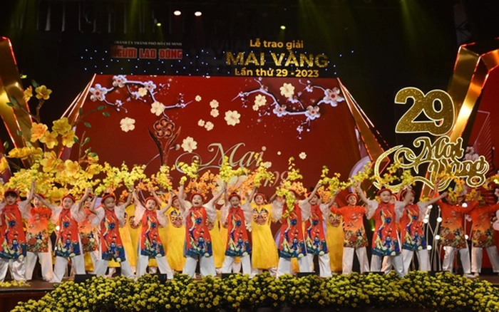Báo in ngày 14-12: Metro số 1 sẵn sàng cho chặng đường mới- Ảnh 2. Báo in ngày 14-12: Metro số 1 sẵn sàng cho chặng đường mới- Ảnh 2.