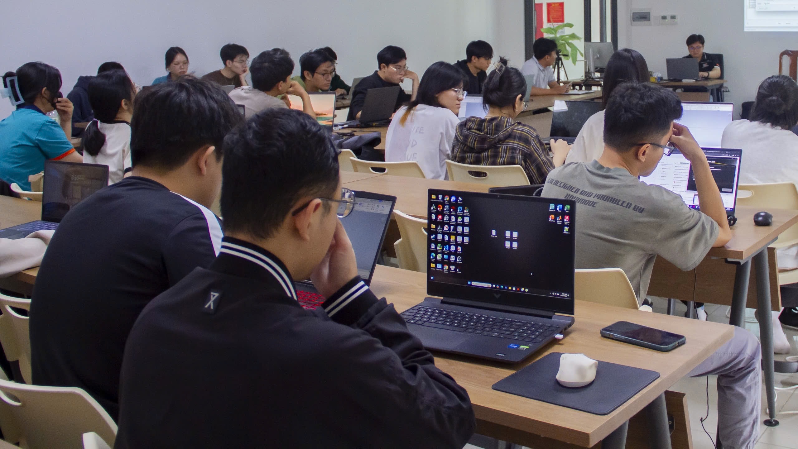 Tăng tốc đào tạo nguồn nhân lực AI: Đầu tư mạnh mẽ- Ảnh 2. Tăng tốc đào tạo nguồn nhân lực AI: Đầu tư mạnh mẽ- Ảnh 2.
