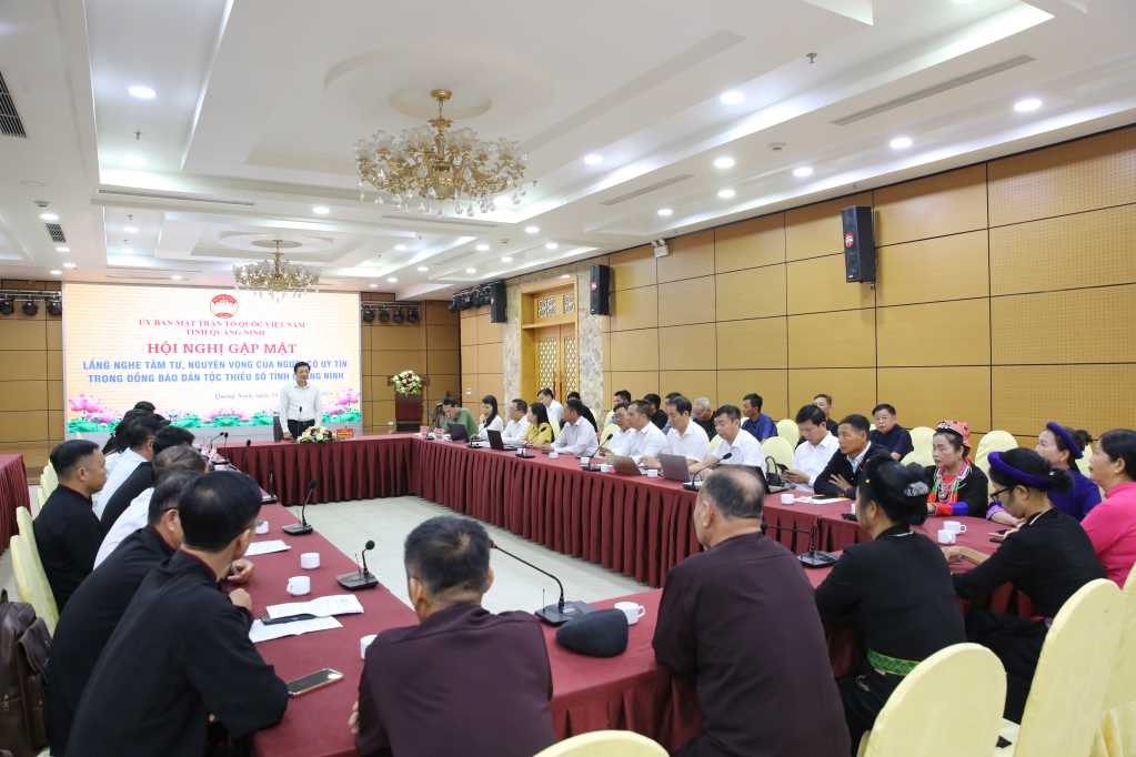 Hội nghị gặp mặt lắng nghe tâm tư, nguyện vọng của Người có uy tín trong đồng bào DTTS tỉnh Quảng Ninh Hội nghị gặp mặt lắng nghe tâm tư, nguyện vọng của Người có uy tín trong đồng bào DTTS tỉnh Quảng Ninh