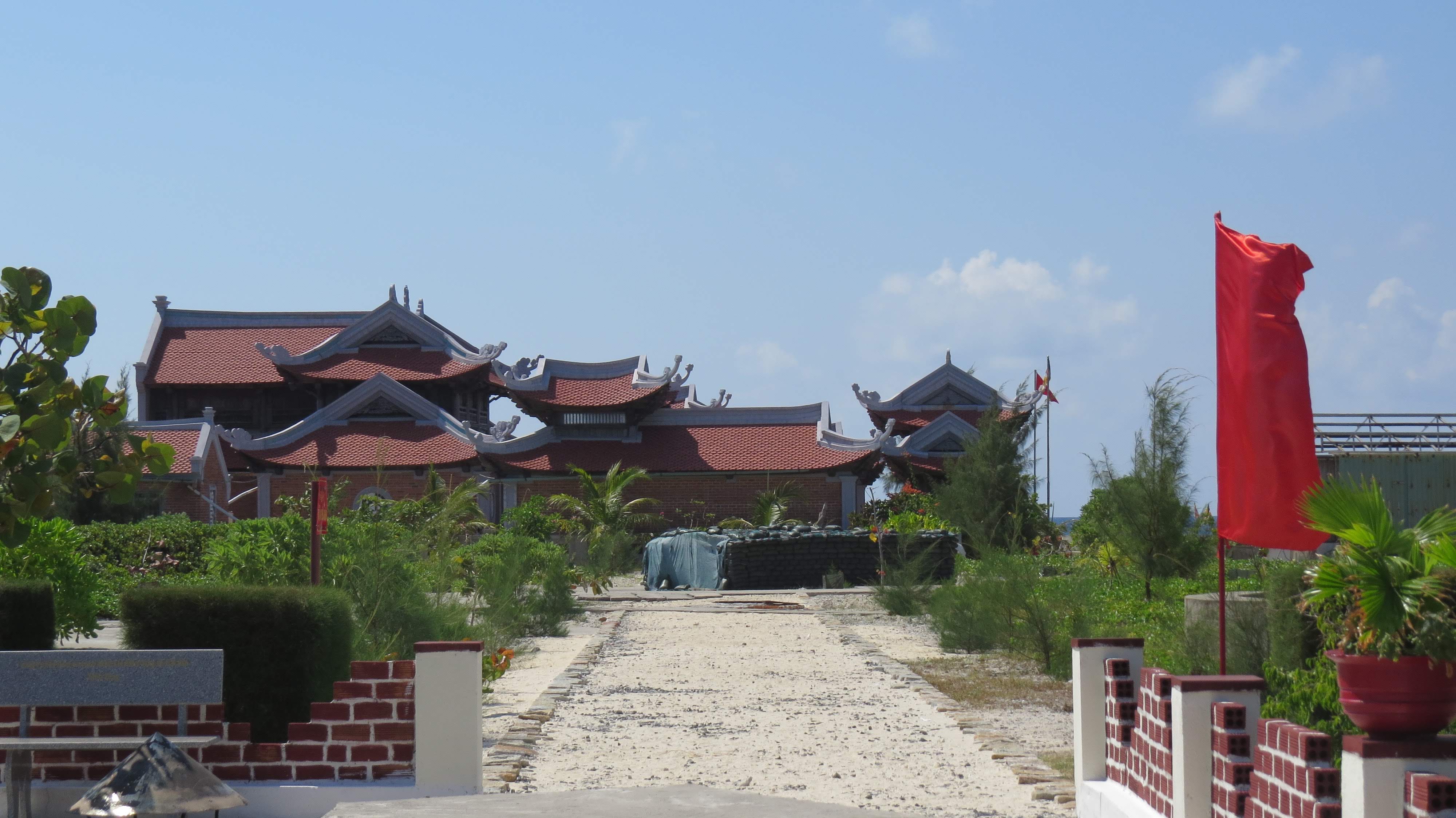 Những viên gạch mang hình đất nước- Ảnh 2. Những viên gạch mang hình đất nước- Ảnh 2.