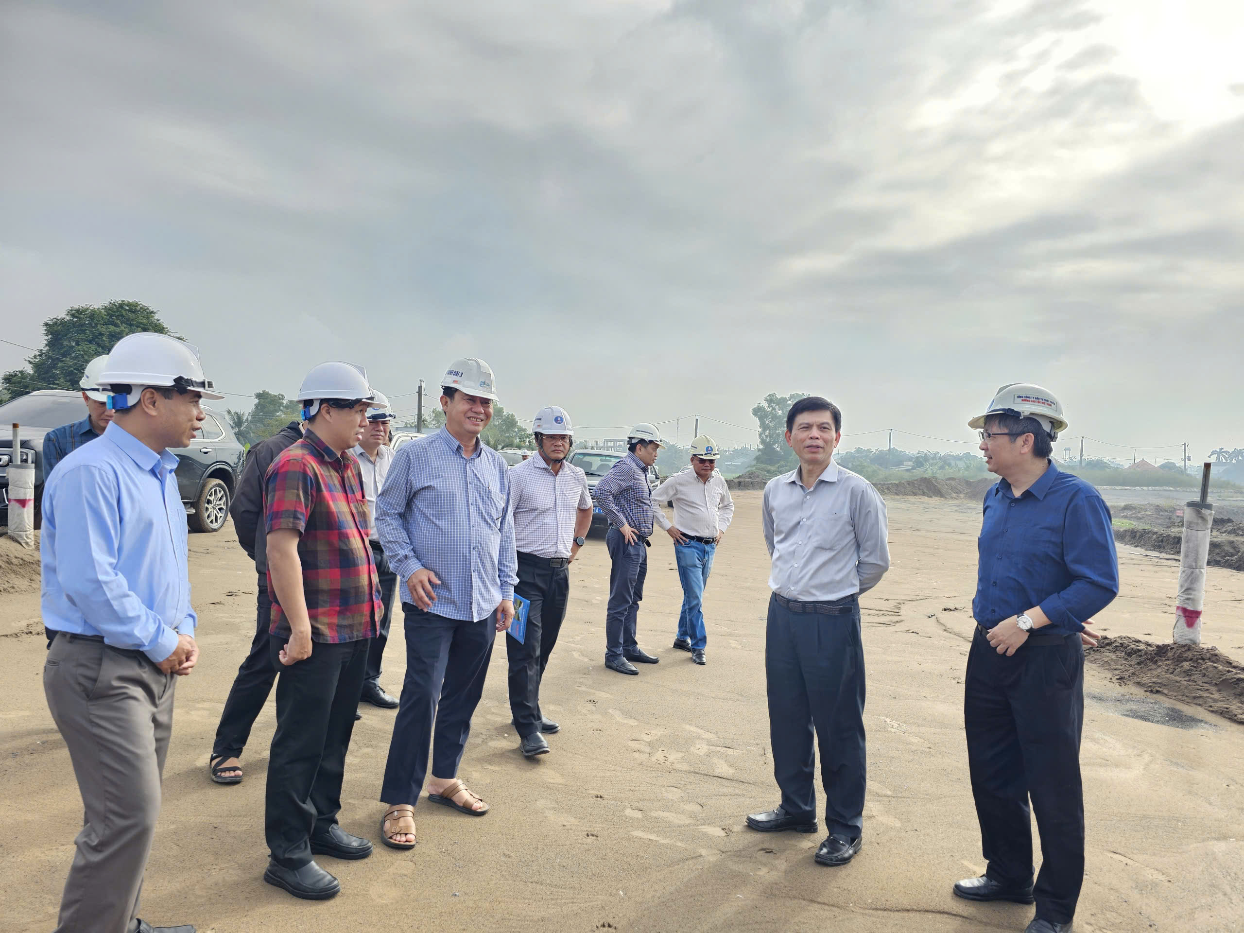 Cao tốc nghìn tỷ chờ 250m đường nối để thông xe- Ảnh 3. Cao tốc nghìn tỷ chờ 250m đường nối để thông xe- Ảnh 3.