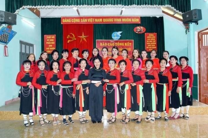 CLB Giữ gìn bản sắc văn hóa dân tộc Cao Lan, do nghệ nhân, Người có uy tín Hoàng Thị Yên làm Chủ nhiệm CLB Giữ gìn bản sắc văn hóa dân tộc Cao Lan, do nghệ nhân, Người có uy tín Hoàng Thị Yên làm Chủ nhiệm