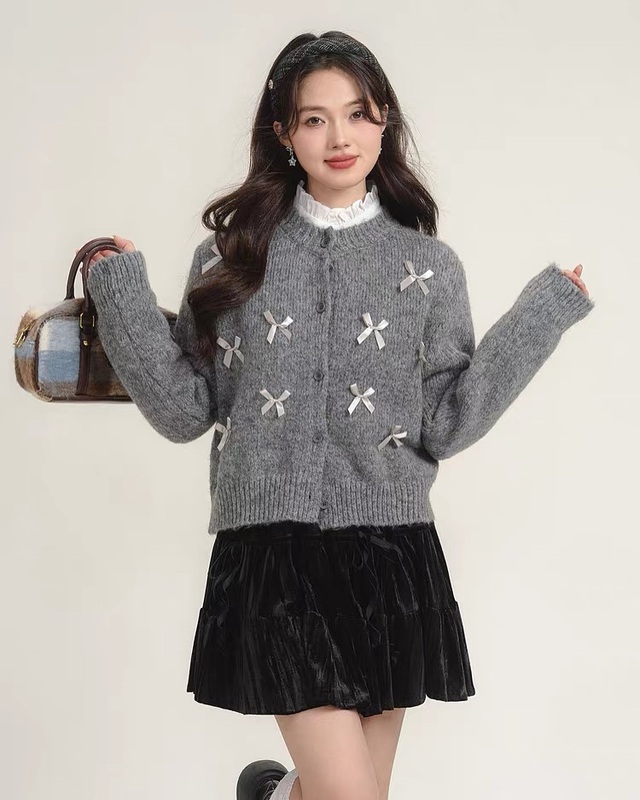 Món đồ ‘chân ái’ mỗi mùa đông qua xuân đến vẫn là áo cardigan- Ảnh 8. Món đồ ‘chân ái’ mỗi mùa đông qua xuân đến vẫn là áo cardigan- Ảnh 8.