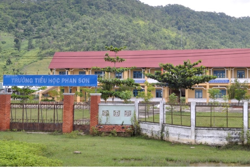 Điểm chính Trường Tiểu học và THCS nằm ở xã Phan Sơn, còn xã Phan Lâm chỉ có điểm lẻ. Điểm chính Trường Tiểu học và THCS nằm ở xã Phan Sơn, còn xã Phan Lâm chỉ có điểm lẻ.