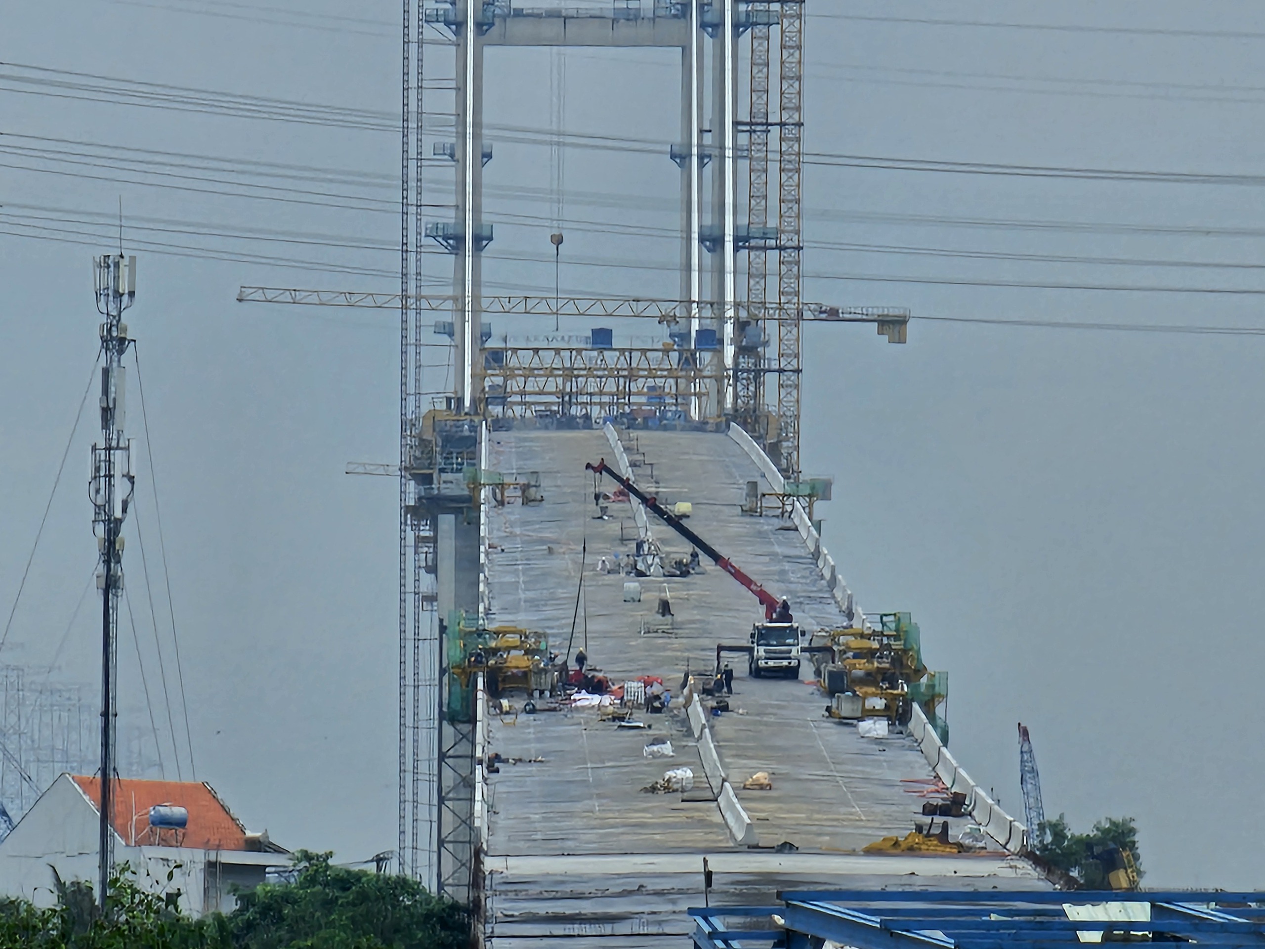 Thông xe 22km đoạn phía Tây cao tốc Bến Lức - Long Thành dịp 30/4/2025- Ảnh 5. Thông xe 22km đoạn phía Tây cao tốc Bến Lức - Long Thành dịp 30/4/2025- Ảnh 5.