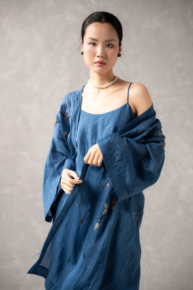 Áo khoác mỏng nhẹ cho ngày se lạnh, hợp thời tiết TP.HCM lúc này- Ảnh 7. Áo khoác mỏng nhẹ cho ngày se lạnh, hợp thời tiết TP.HCM lúc này- Ảnh 7.
