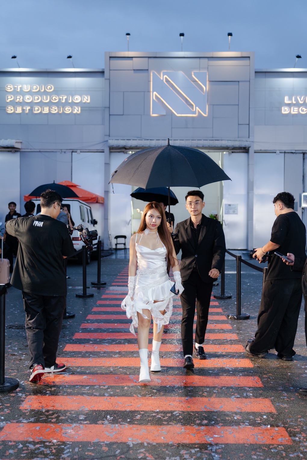 Vũ Thảo My đắt show, diễn máu lửa trên sân khấu sau Bài hát của chúng ta - 2 Vũ Thảo My đắt show, diễn máu lửa trên sân khấu sau Bài hát của chúng ta - 2