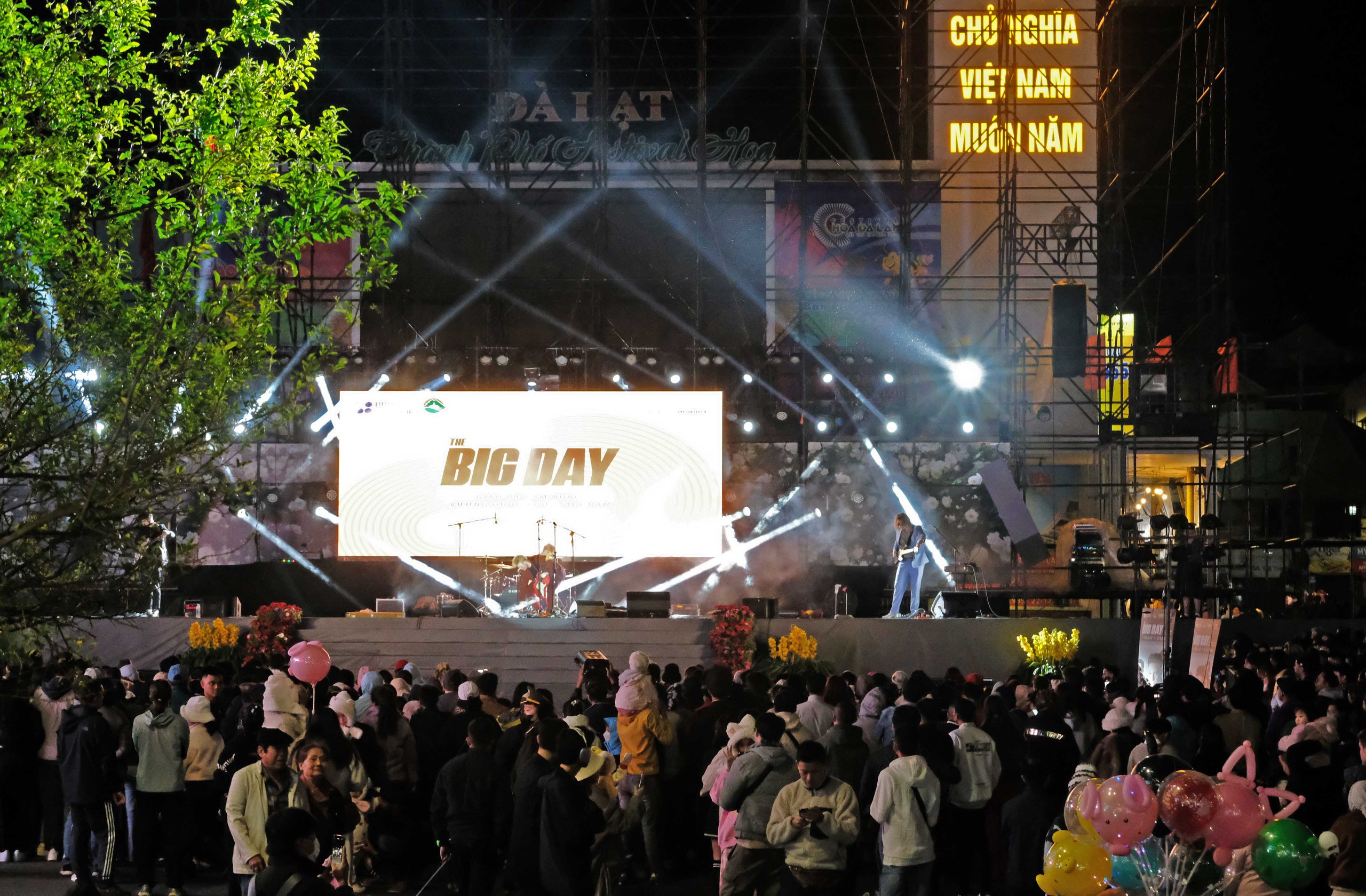 The Big Day từ Scotland làm 'bùng cháy' Đà Lạt- Ảnh 2. The Big Day từ Scotland làm 'bùng cháy' Đà Lạt- Ảnh 2.