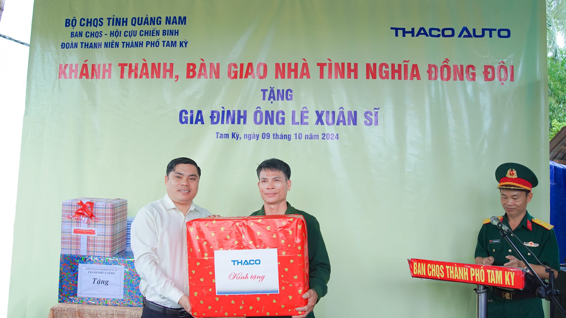 Bàn giao nhà và trao quà cho ông Lê Xuân Sĩ (xã Tam Thăng, TP. Tam Kỳ) 2