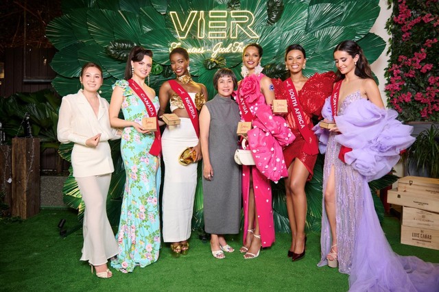 CEO Nie Phạm tỏa sáng rạng rỡ bên dàn mỹ nhân Miss Charm - Ảnh 6. CEO Nie Phạm tỏa sáng rạng rỡ bên dàn mỹ nhân Miss Charm - Ảnh 6.
