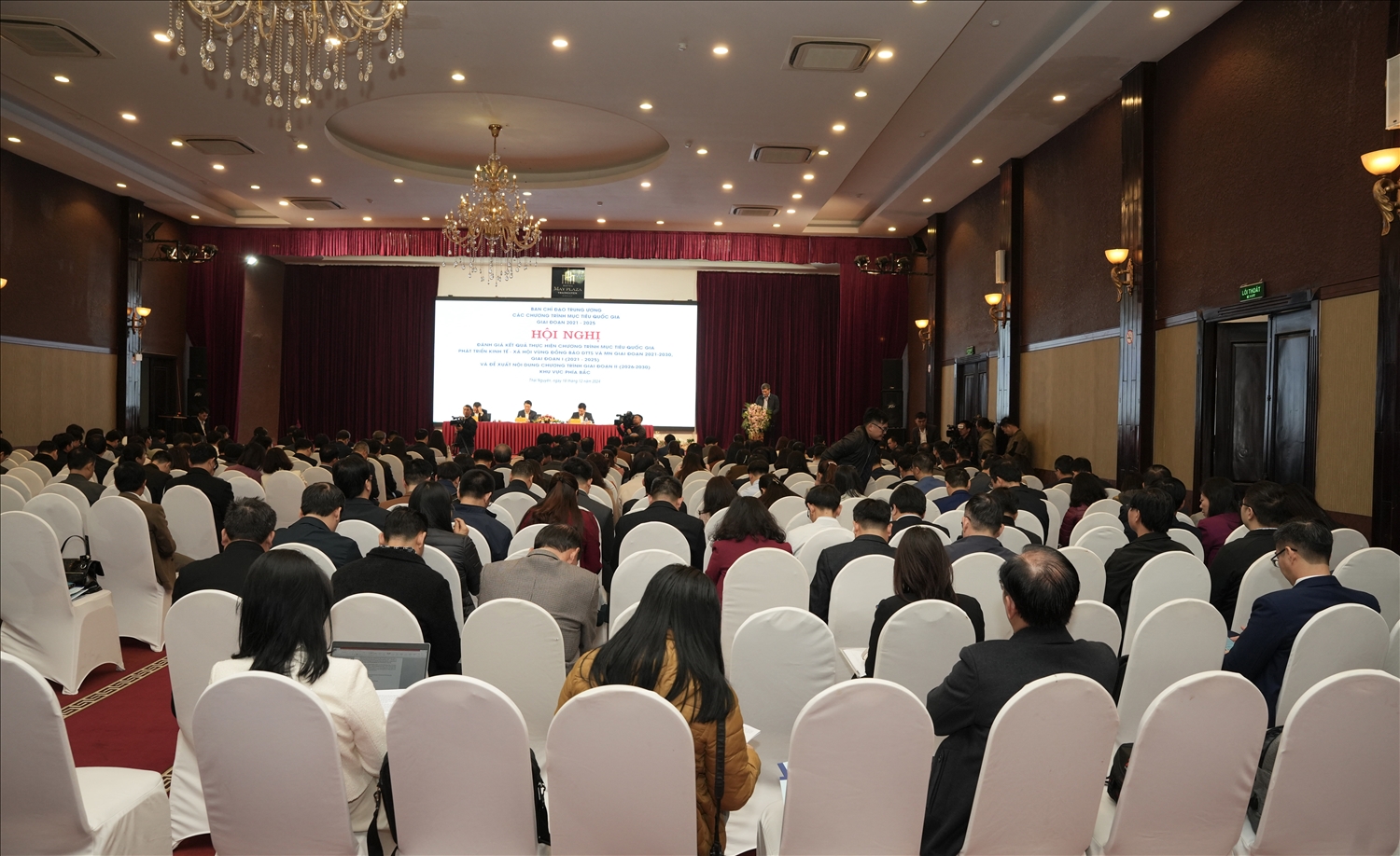 Toàn cảnh Hội nghị Toàn cảnh Hội nghị