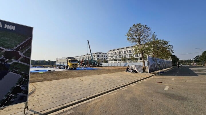 Khu nhà ở xã hội tại xã Uy Nỗ, huyện Đông Anh (TP Hà Nội) là dự án đầu tiên của Tổng Công ty 319 trong lĩnh vực xây dựng nhà ở xã hội, với tổng mức đầu tư hơn 630 tỷ đồng.