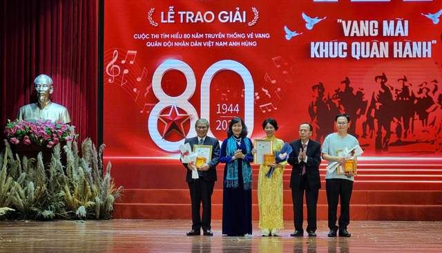 Trao giải Cuộc thi "Tìm hiểu 80 năm truyền thống vẻ vang của Quân đội nhân dân Việt Nam anh hùng" - Ảnh 3. Trao giải Cuộc thi "Tìm hiểu 80 năm truyền thống vẻ vang của Quân đội nhân dân Việt Nam anh hùng" - Ảnh 3.