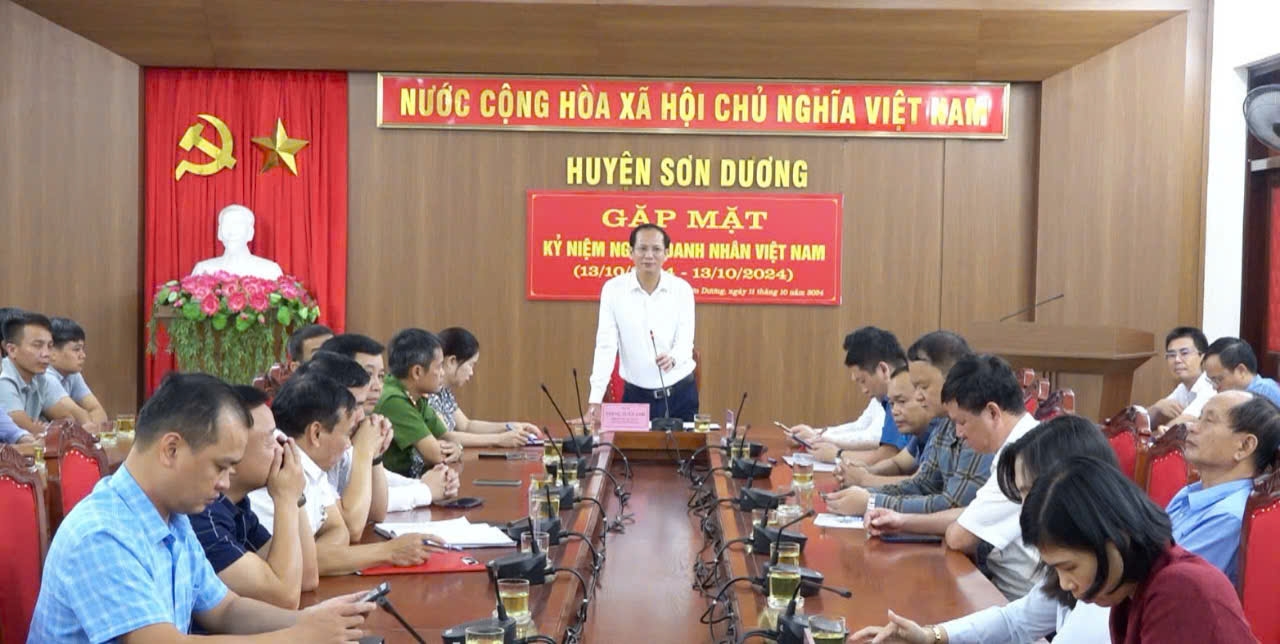 Đồng chí Giang Tuấn Anh, Phó Bí thư Huyện ủy, Chủ tịch UBND huyện phát biểu tại buổi gặp mặt các doanh nghiệp, hợp tác xã, hộ kinh doanh nhân dịp kỷ niệm Ngày Doanh nhân Việt Nam ngày 13/10/2024 Đồng chí Giang Tuấn Anh, Phó Bí thư Huyện ủy, Chủ tịch UBND huyện phát biểu tại buổi gặp mặt các doanh nghiệp, hợp tác xã, hộ kinh doanh nhân dịp kỷ niệm Ngày Doanh nhân Việt Nam ngày 13/10/2024