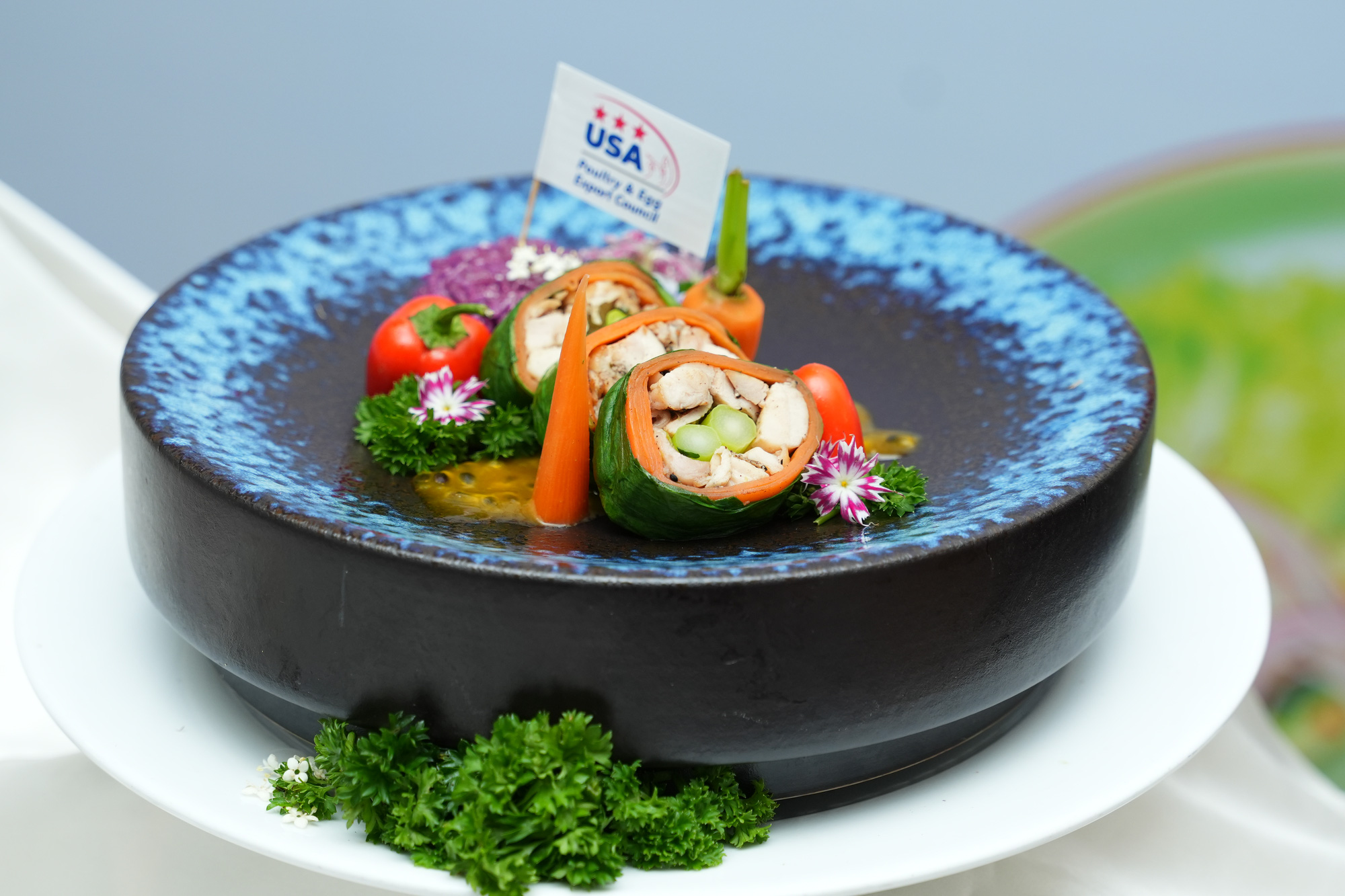Giám khảo từ Hiệp hội siêu đầu bếp thế giới chấm thi nấu ăn cho sinh viên Việt - Ảnh 6.