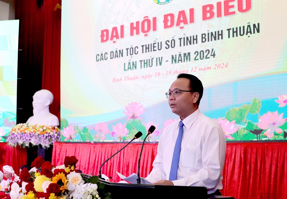 Ông Đặng Hồng Sĩ - Phó Bí thư Thường trực tỉnh Bình Thuận phát biểu tại Đại hội Ông Đặng Hồng Sĩ - Phó Bí thư Thường trực tỉnh Bình Thuận phát biểu tại Đại hội