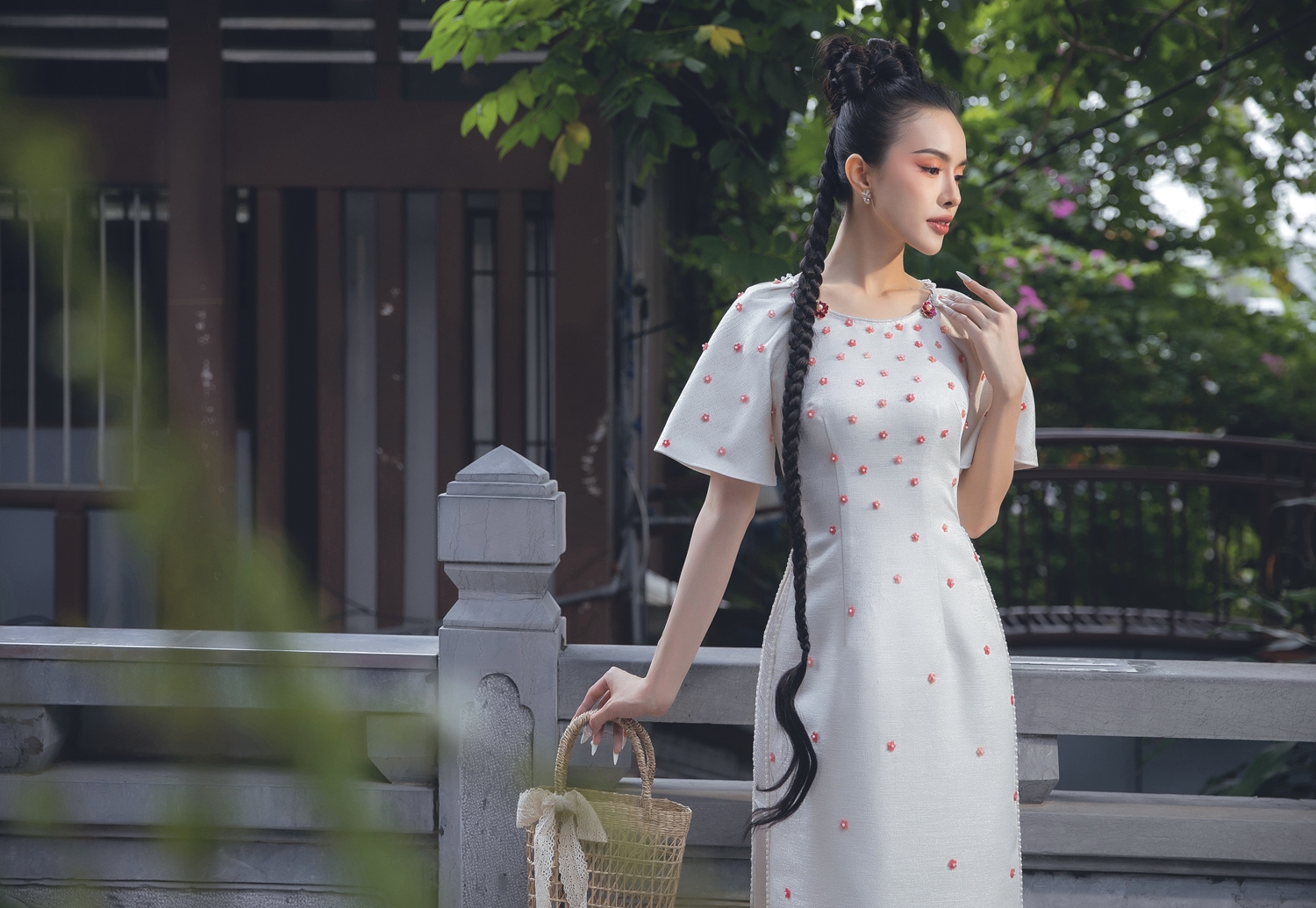 Á hậu Lê Phan Hạnh Nguyên hóa nàng thơ với áo dài xuân- Ảnh 7. Á hậu Lê Phan Hạnh Nguyên hóa nàng thơ với áo dài xuân- Ảnh 7.