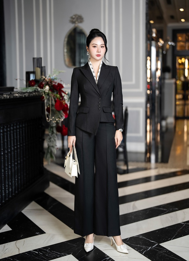Trang phục màu trung tính, phong cách đỉnh cao của thời trang- Ảnh 6. Trang phục màu trung tính, phong cách đỉnh cao của thời trang- Ảnh 6.