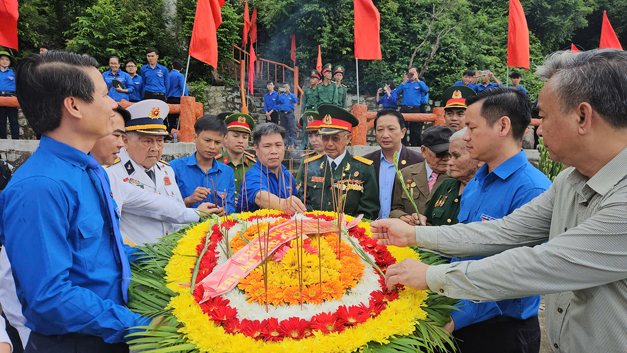 Tàu không số trong ký ức anh hùng Hồ Đắc Thạnh: 3 lần chi viện quê hương- Ảnh 6. Tàu không số trong ký ức anh hùng Hồ Đắc Thạnh: 3 lần chi viện quê hương- Ảnh 6.