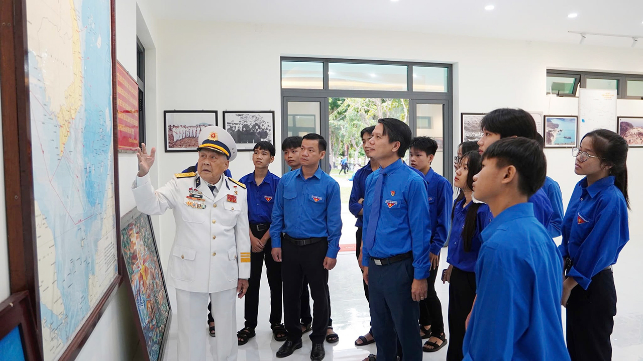 Tàu không số trong ký ức anh hùng Hồ Đắc Thạnh: 3 lần chi viện quê hương- Ảnh 8. Tàu không số trong ký ức anh hùng Hồ Đắc Thạnh: 3 lần chi viện quê hương- Ảnh 8.